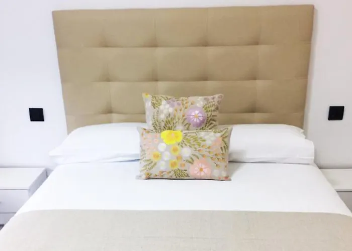 Aparthotel Cies Homes Garcia Barbon 108 - Your 4*